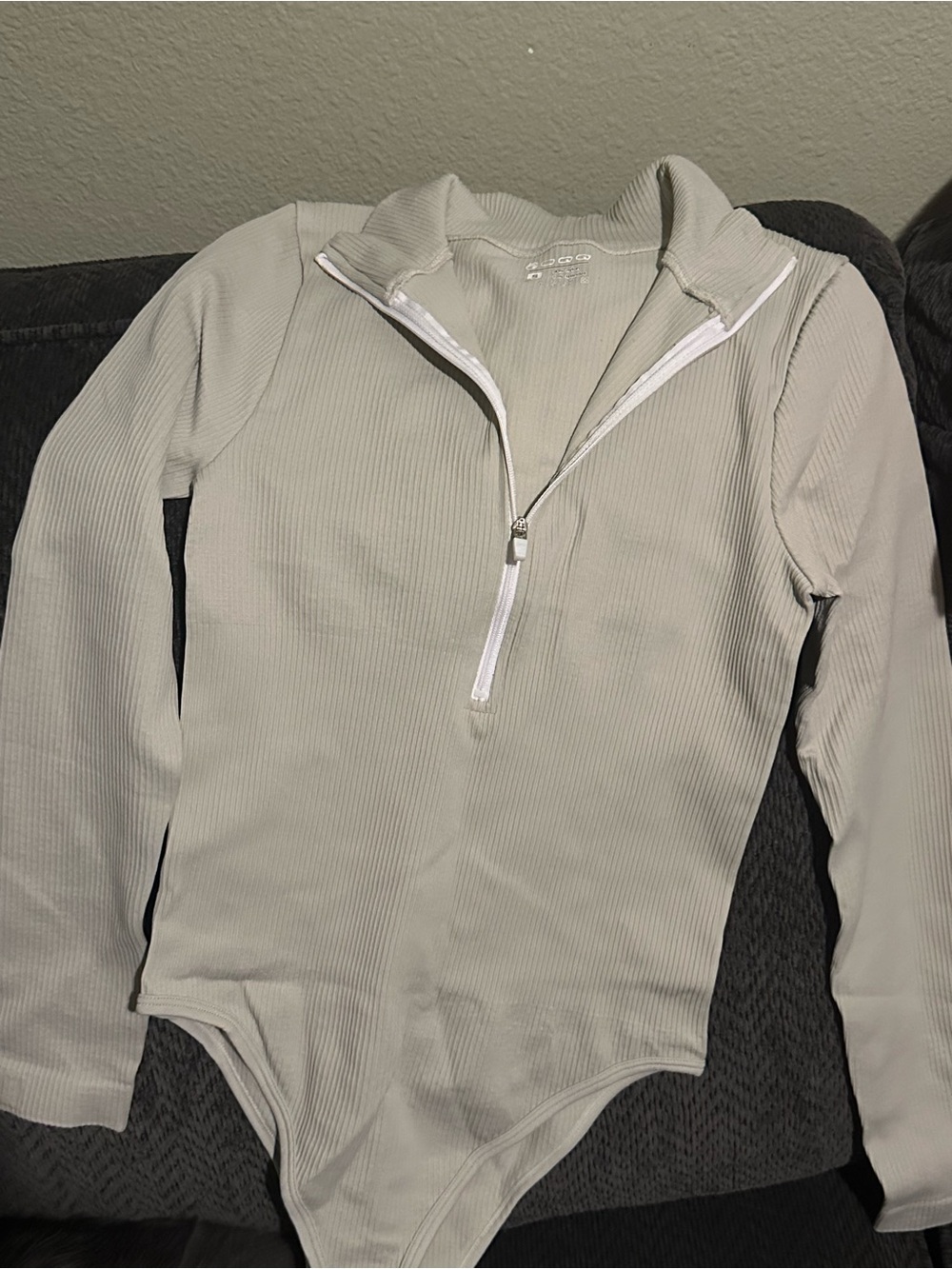Ribbed Half-Zip Long Sleeve Bodysuit in Light Gray